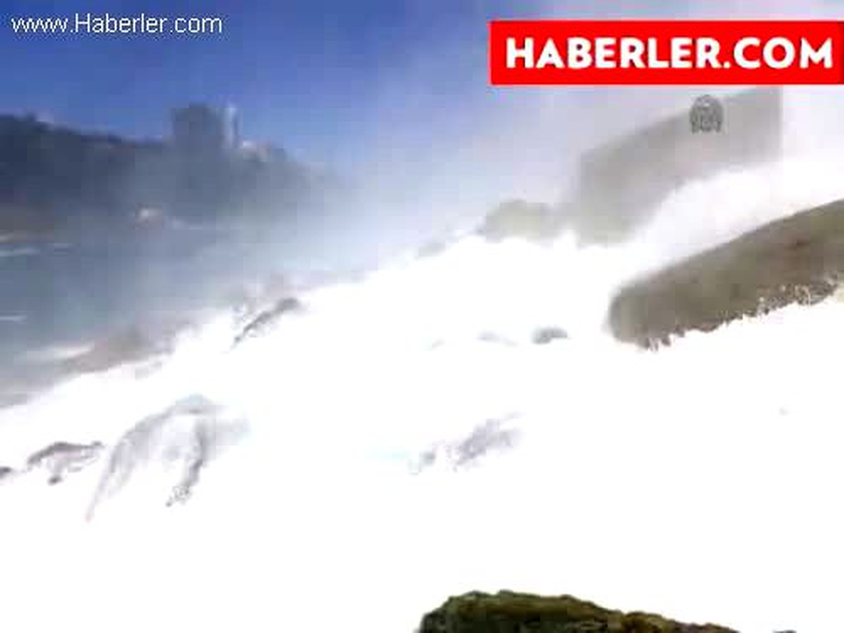 Niagara Şelaleleri en yoğun günlerini yaşıyor