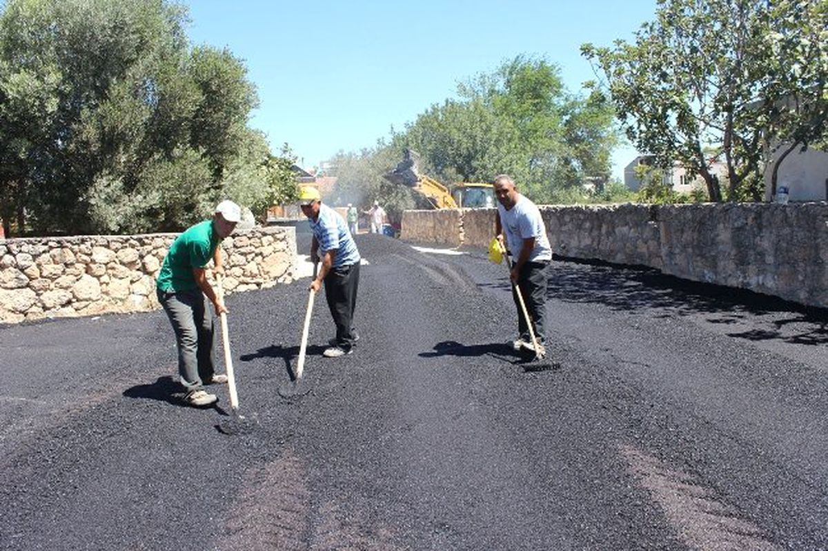 Sarıçam\'da Asfalt Çalışması