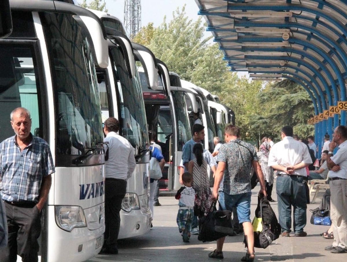 Terminalde \'Eve Dönüş\' Yoğunluğu
