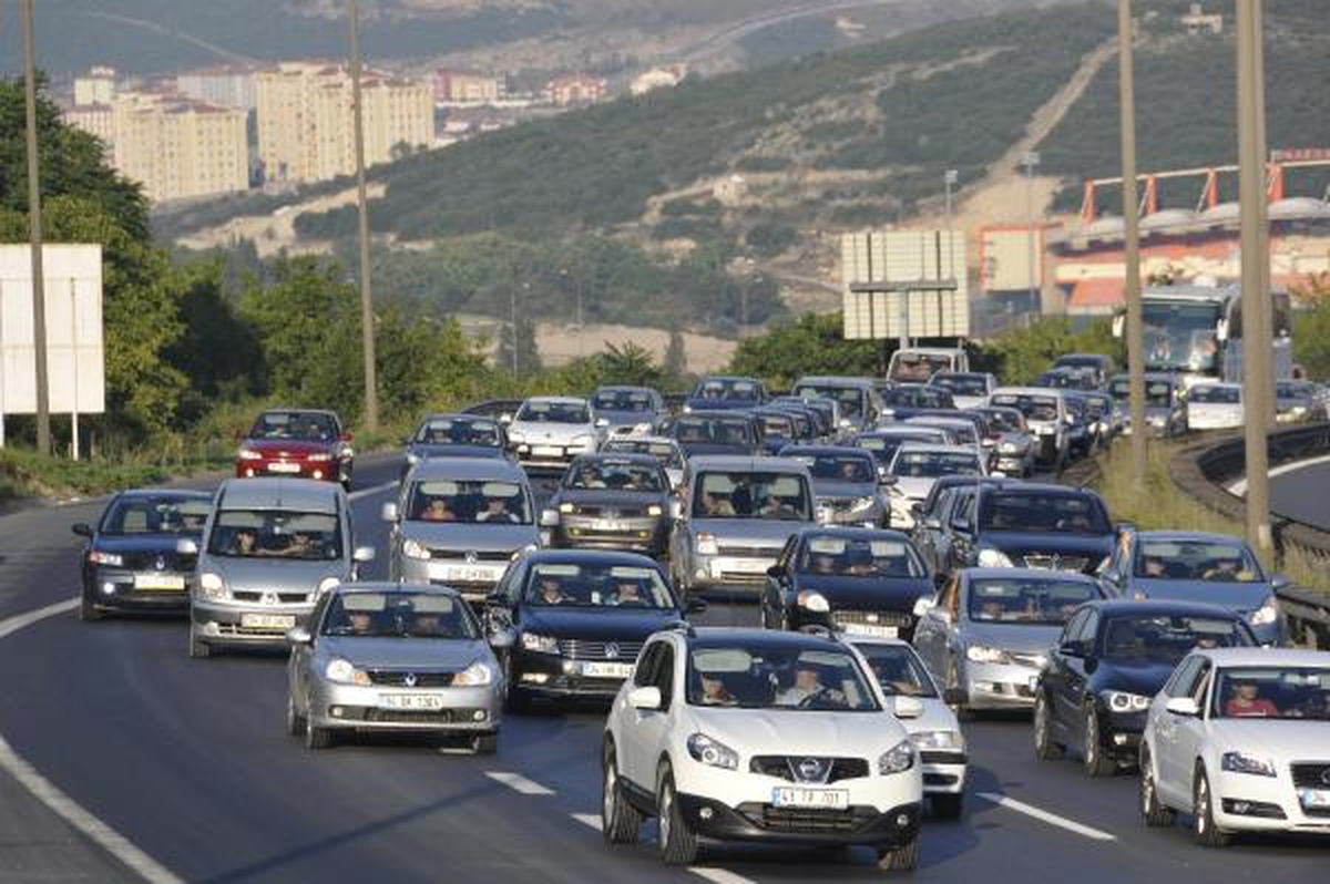 Bayram Dönüşü Trafik Yoğunluğu Sabaha Kadar Sürdü