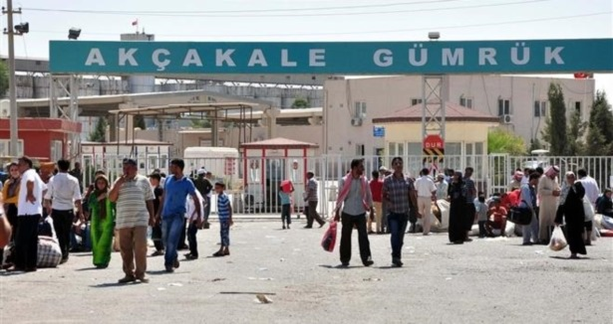 Akçakale Gümrük Kapısı\'nda Yoğunluk