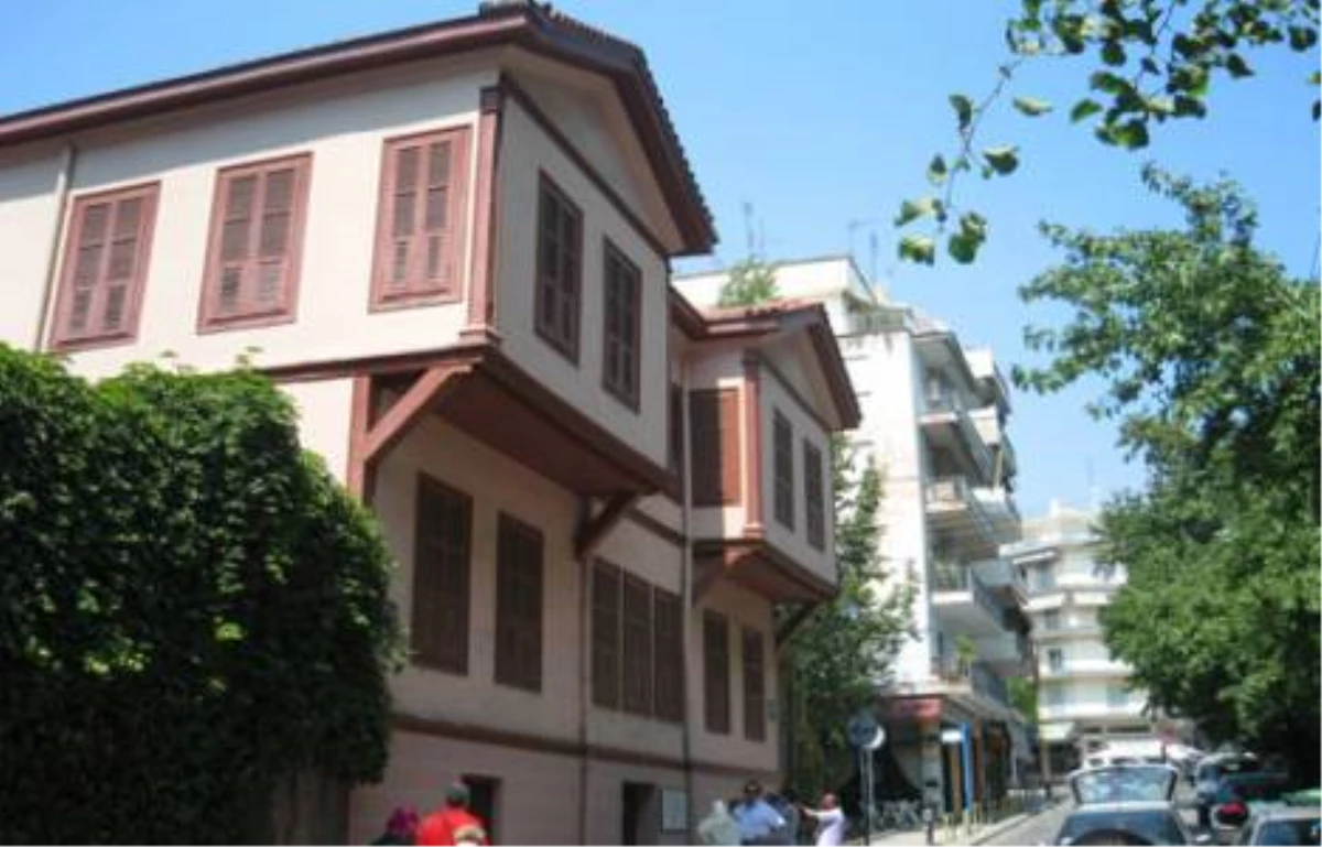 Atatürk\'ün Doğduğu Ev Restore Edilerek Ziyarete Açıldı