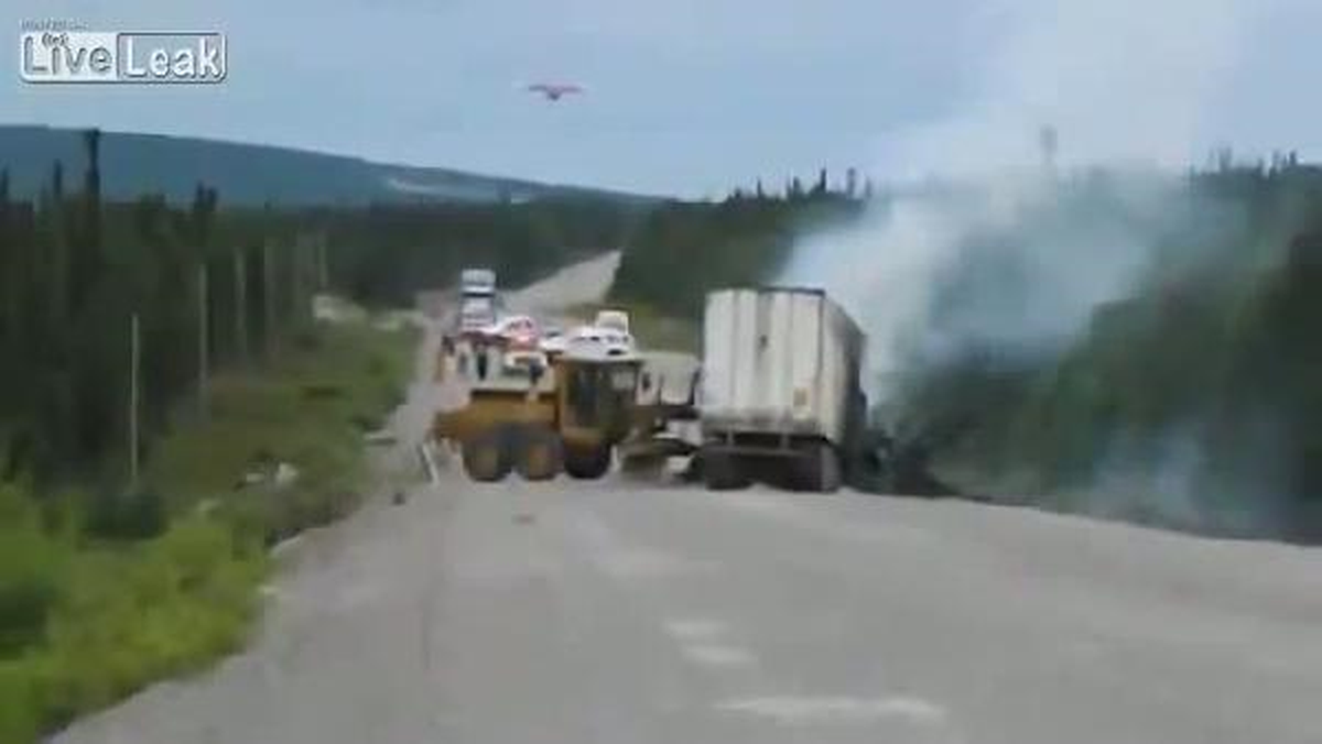 Dev Uçak Trafikteki Yangını Böyle Söndürdü