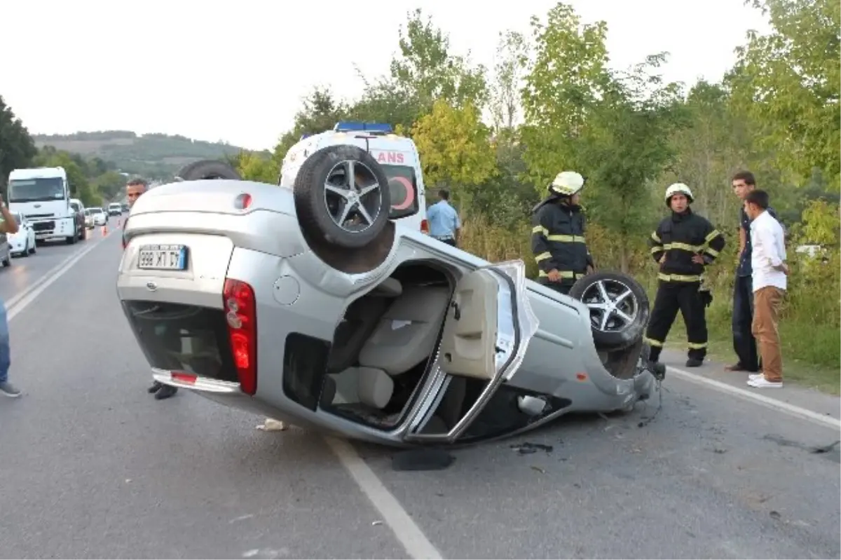 Kocaeli\'de Trafik Kazası: 2 Yaralı