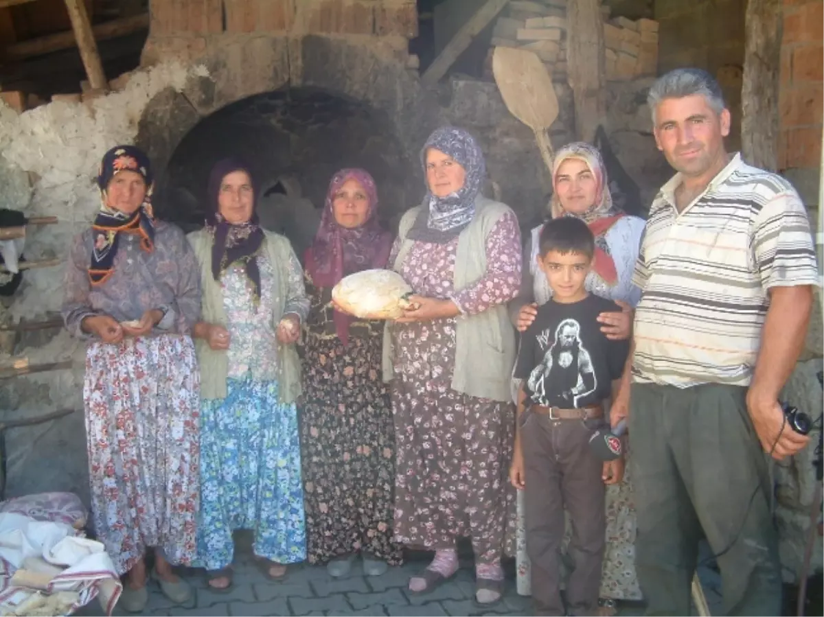 Köylü Kadınların Düğün Ekmeği İmecesi