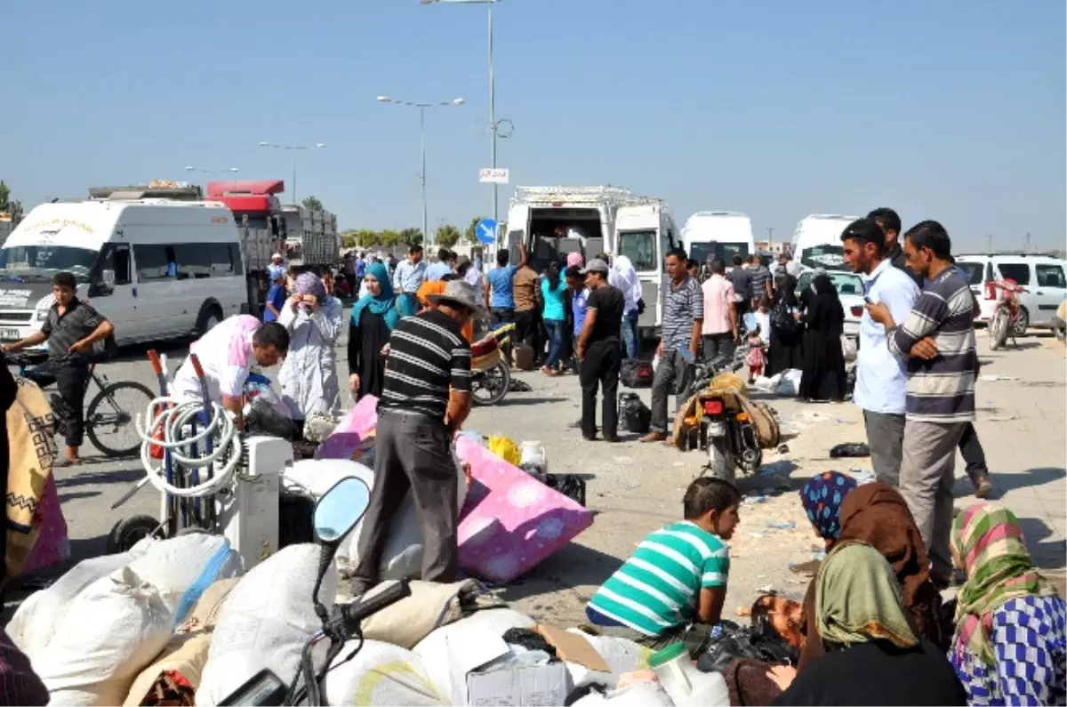 Rakka Bombalanınca Binlerce Suriyeli Sınır Kapısına Dayandı