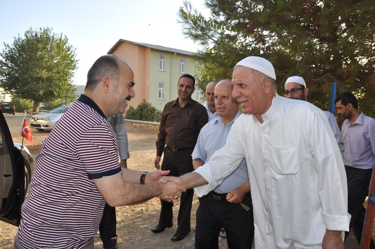 Siirt Valisi Kentteki Suriyeli Sığınmacıları Ziyaret Etti