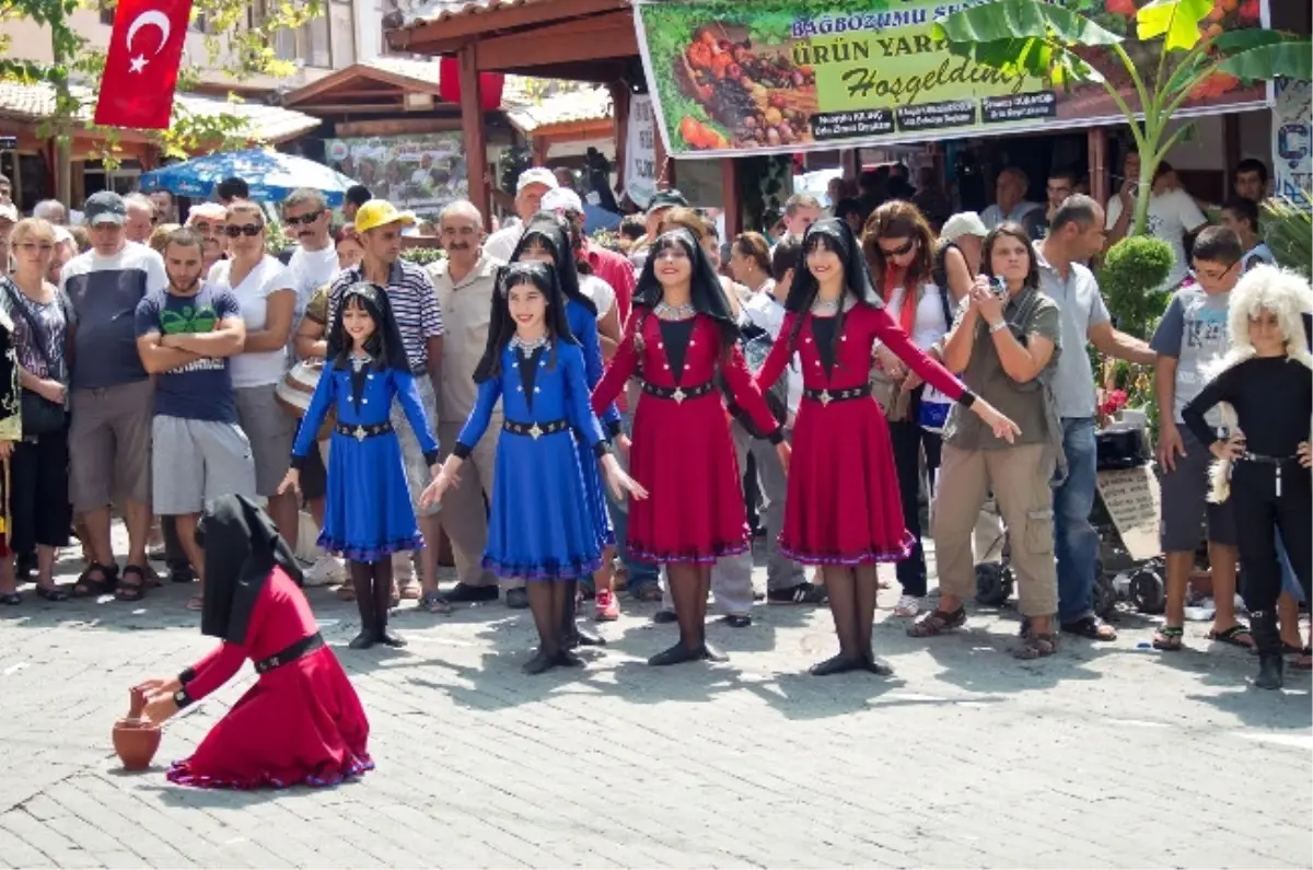 Urla\'da Geleneksel Bağbozumu Şenlikleri Başlıyor