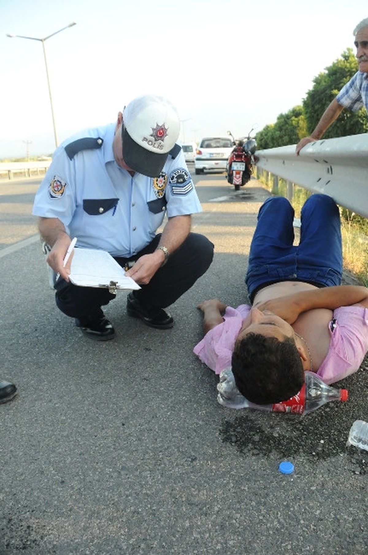 Yoldaki Taş Motosiklet Sürücüsü Genci Canından Ediyordu