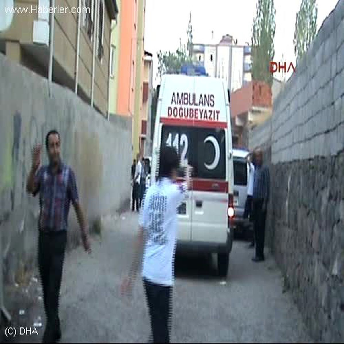 5\'inci Kattaki Balkondan Düşen Genç Hayatını Kaybetti