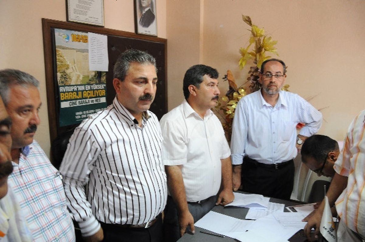 AK Parti Dörtyol ve Payas İlçe Yönetimi İstifa Etti