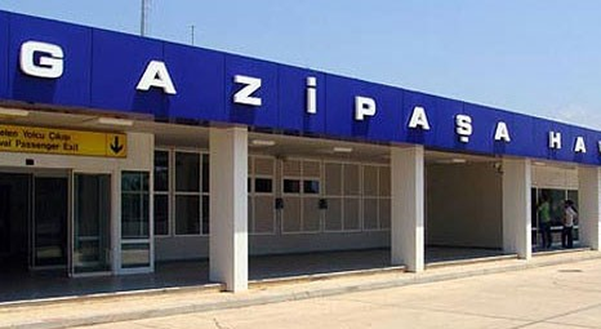 Alanya Gazipaşa Havaalanı\'nda Uçuşlar Ertelendi