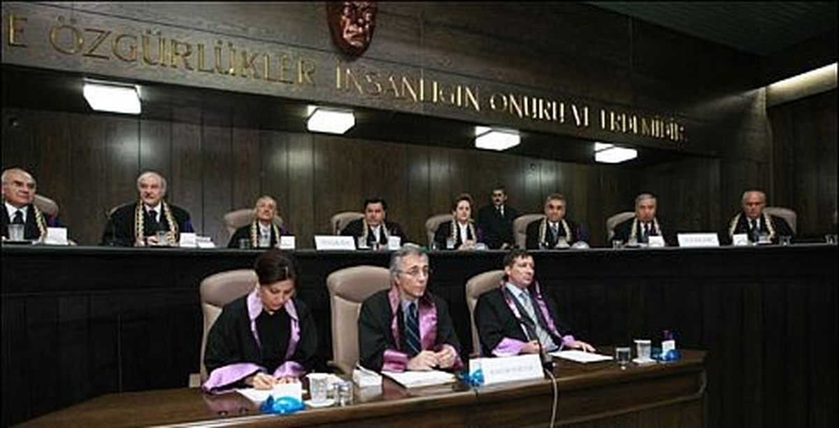 Anayasa Mahkemesi\'nden, Avukatlık Kanunundaki Maddeye İptal Kararı