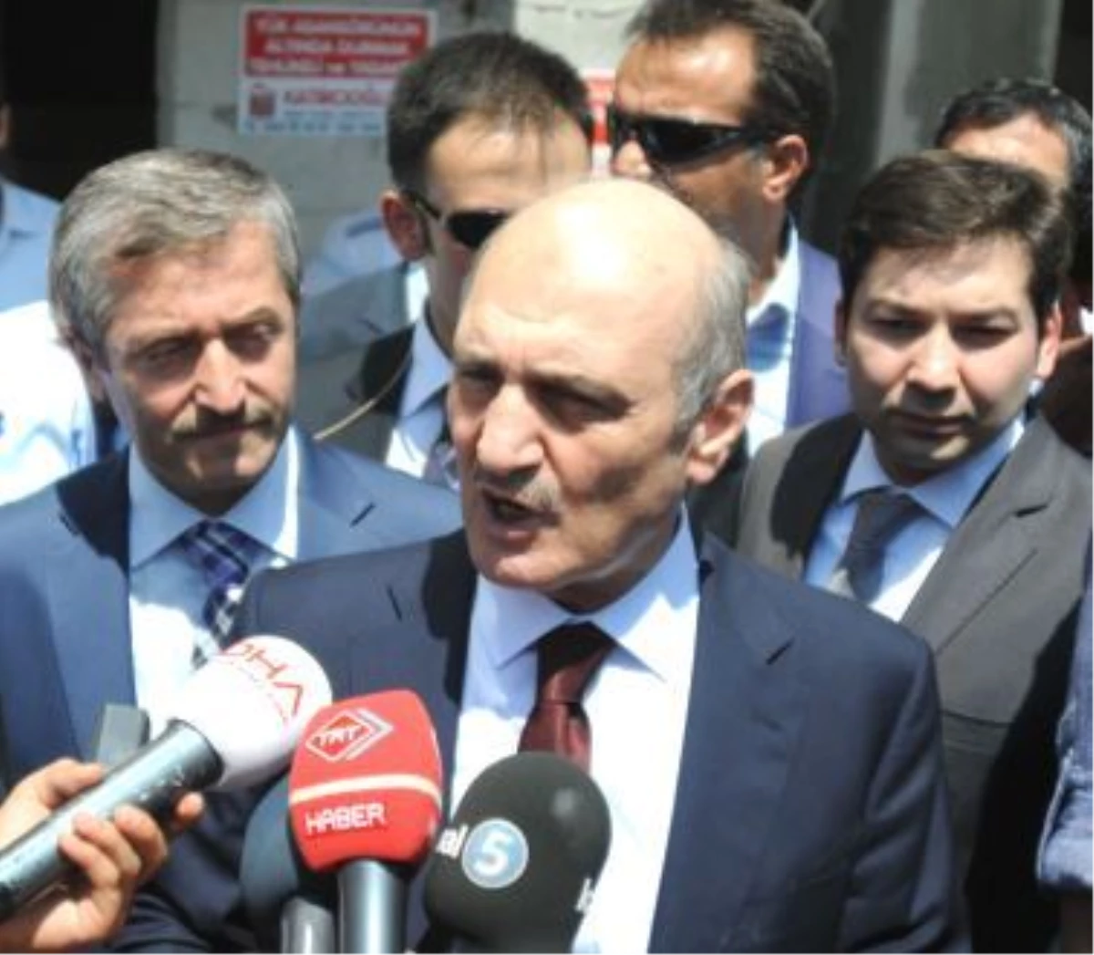 Bakan Bayraktar, Gaziantep\'te Temel Atma Törenine Katıldı
