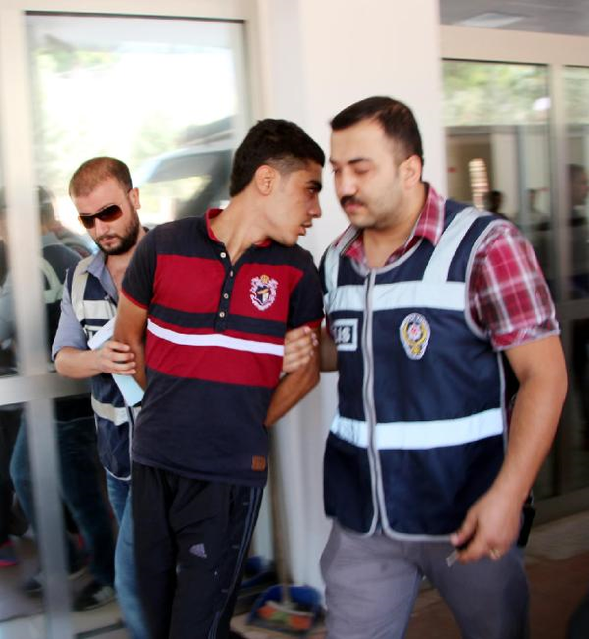 Cep Telefonu Hırsızı Yakalandı