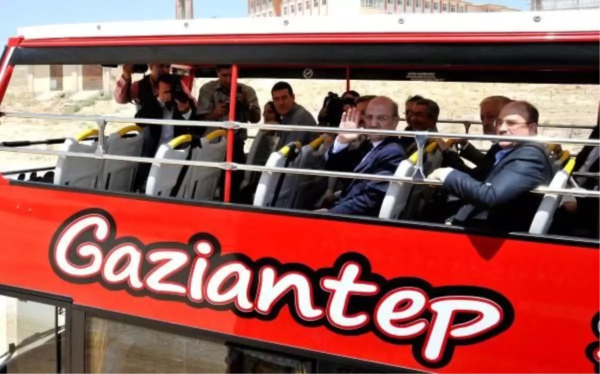 Gaziantep\'te Toplu Konut Temel Atma Töreni