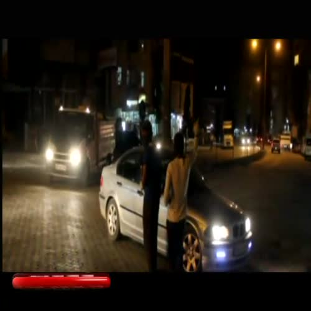 Hakkari\'de Yol Kapatıp, Ateş Yakan Gruba Müdahale