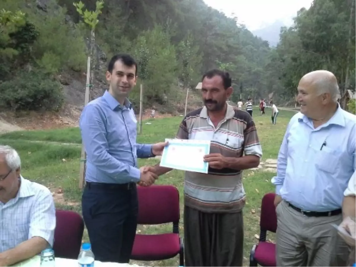 Karaisalı Stk\'lardan Kaymakam Hidayet Sarı\'ya Veda Yemeği