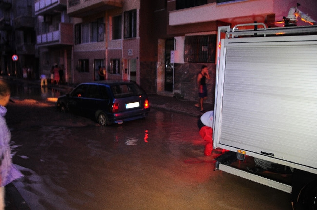 Mahalle Uykudayken Her Yeri Su Bastı