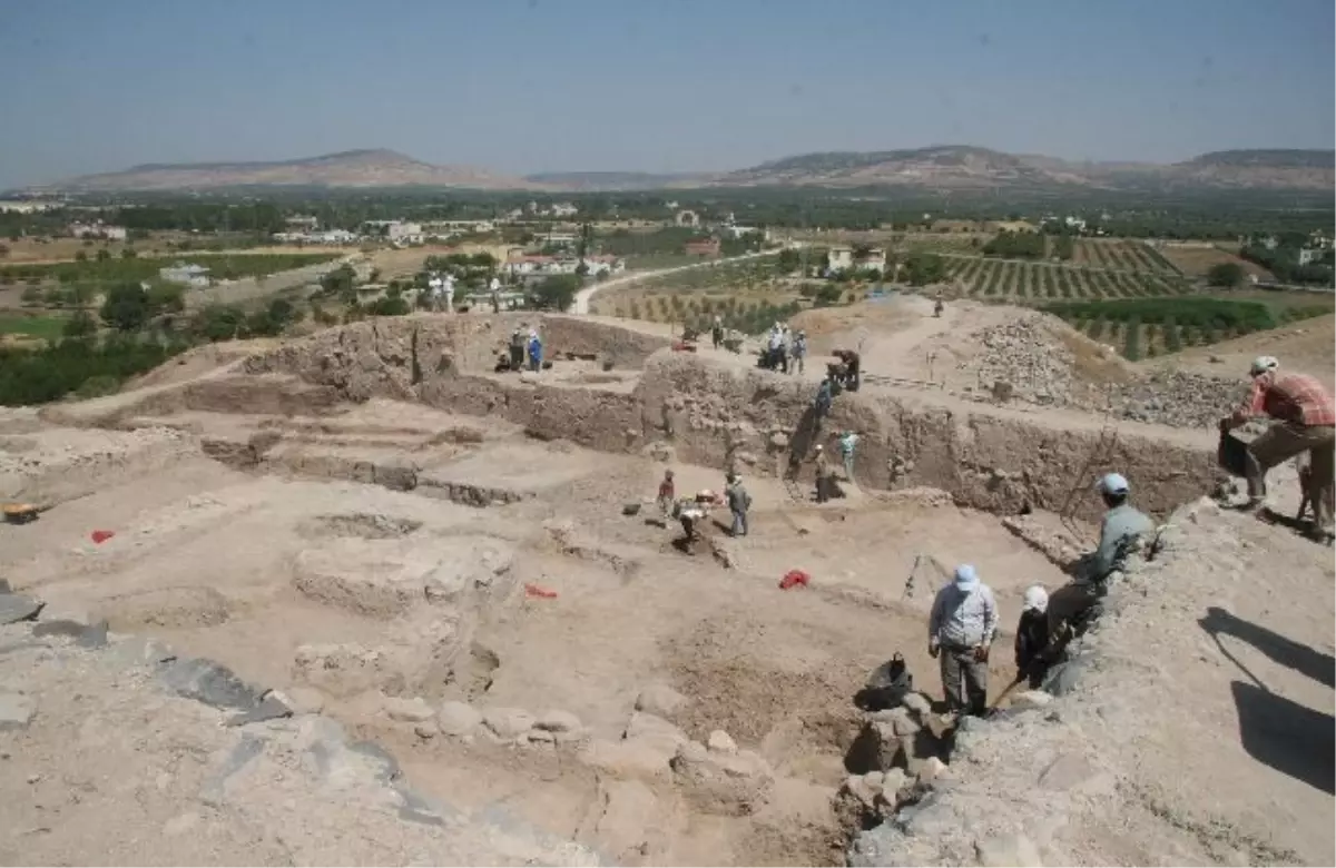 Oylum Höyük\'teki Kazı Çalışmaları