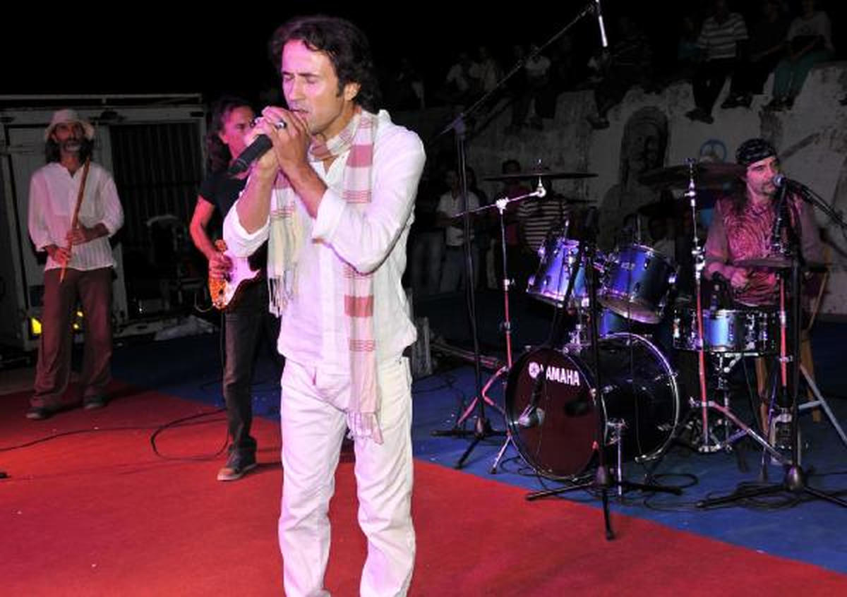 Antalya\'daki Rockçı İmama Konser Sonrası Tehdit