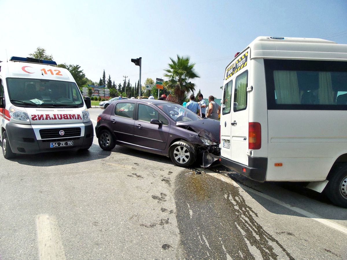 Sapanca\'da Trafik Kazası: 1 Yaralı
