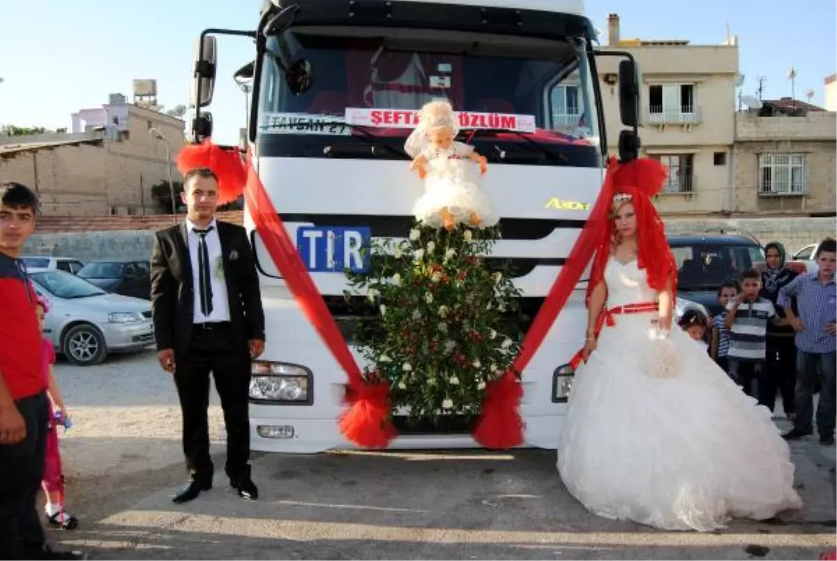 Şoför Damat Tır\'ını Gelin Arabası Yaptı