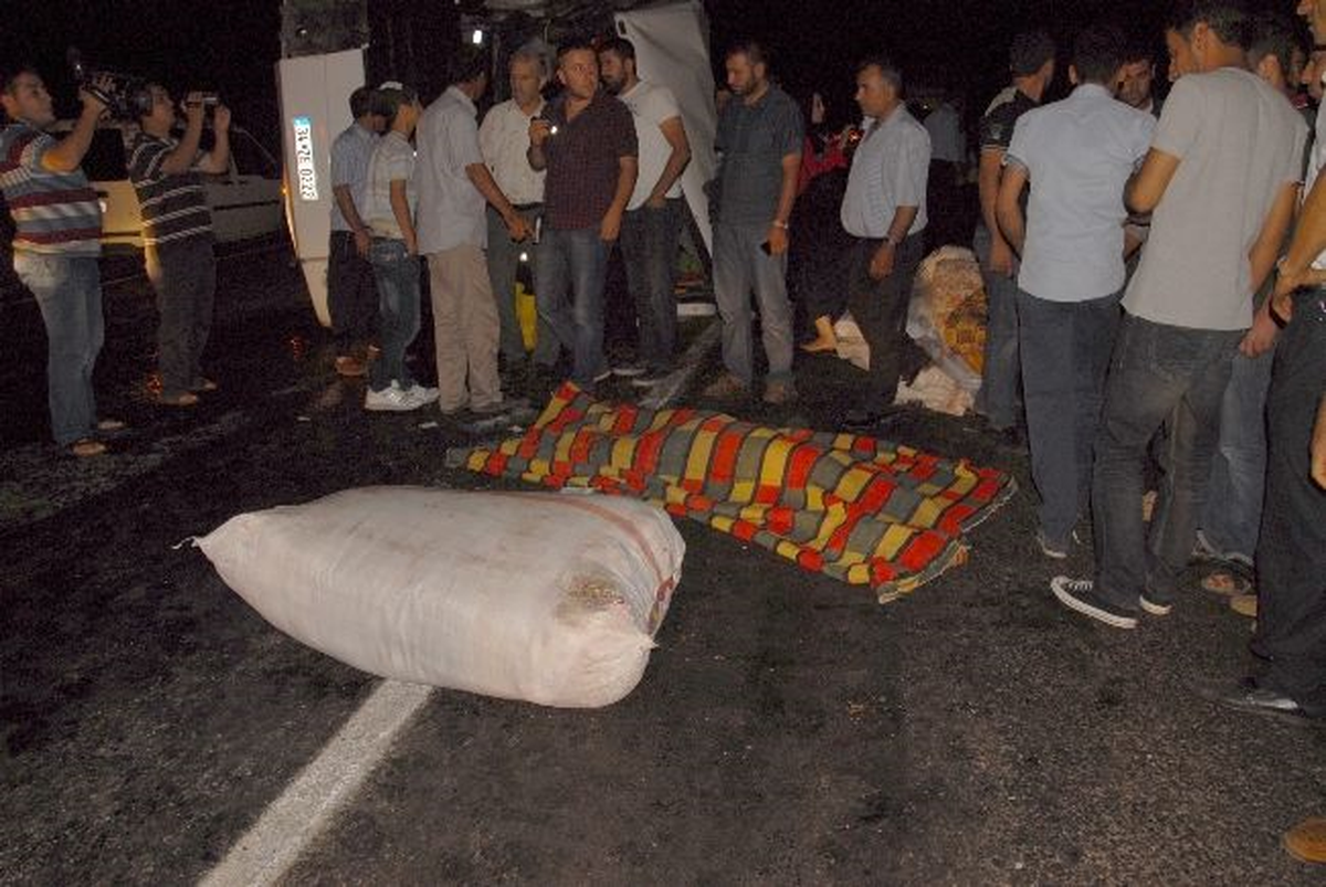 Tarım İşçilerini Taşıyan Otobüs Devrildi: 1 Ölü, 41 Yaralı
