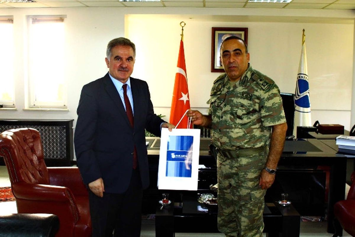 Tuğgeneral Çınar\'dan Rektör Elmas\'a Veda Ziyareti