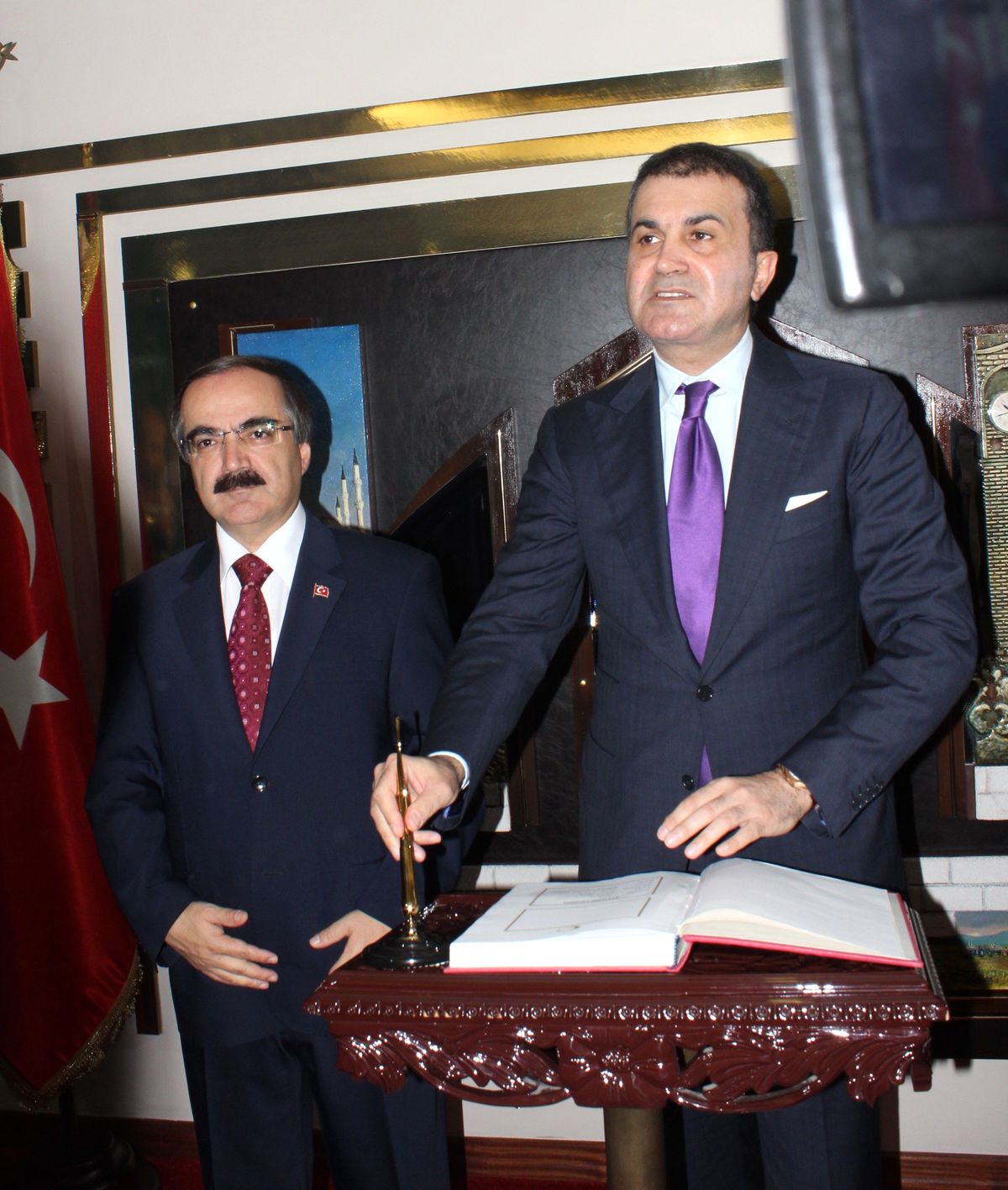 Ömer Çelik: Mısır\'da İtidal Tavsiyesi Ahlak Krizi