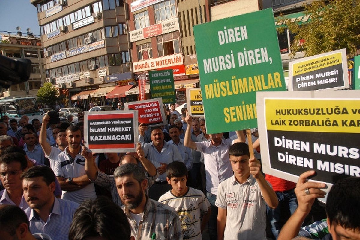 Bingöl\'de Stk\'lar, Mısır\'da Katledilen Müslümanlar İçin Gıyabi Cenaze Namazı Kıldı