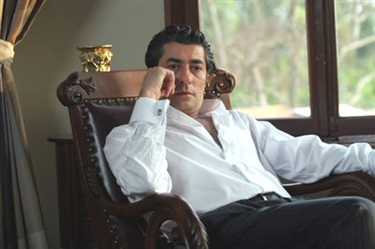 Erkan Petekkaya\'yı Tartaklayıp Denize Attılar