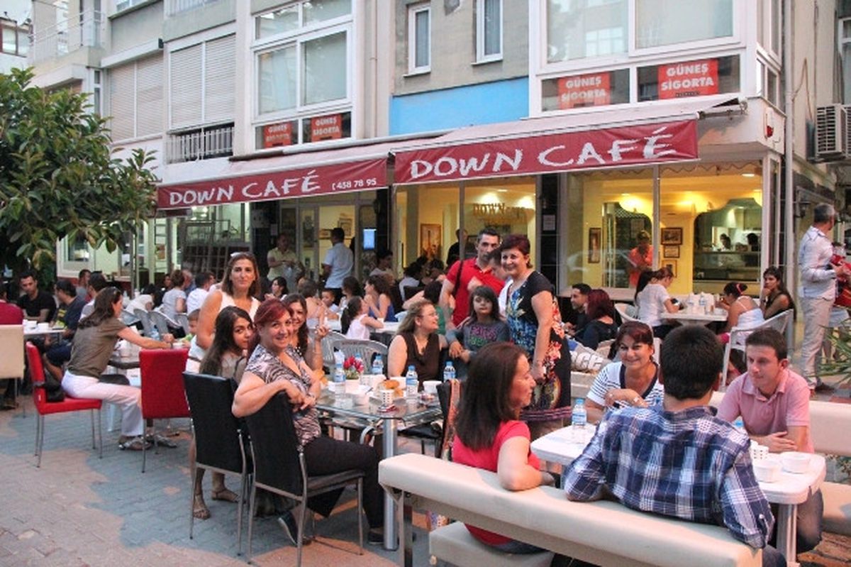 Everest\'ten, Down Cafe\'de Akşam Yemeği
