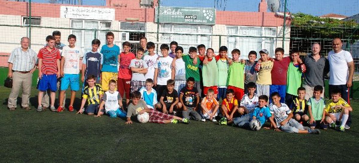 Kur\'an Kursları Halı Saha Turnuvası Başladı