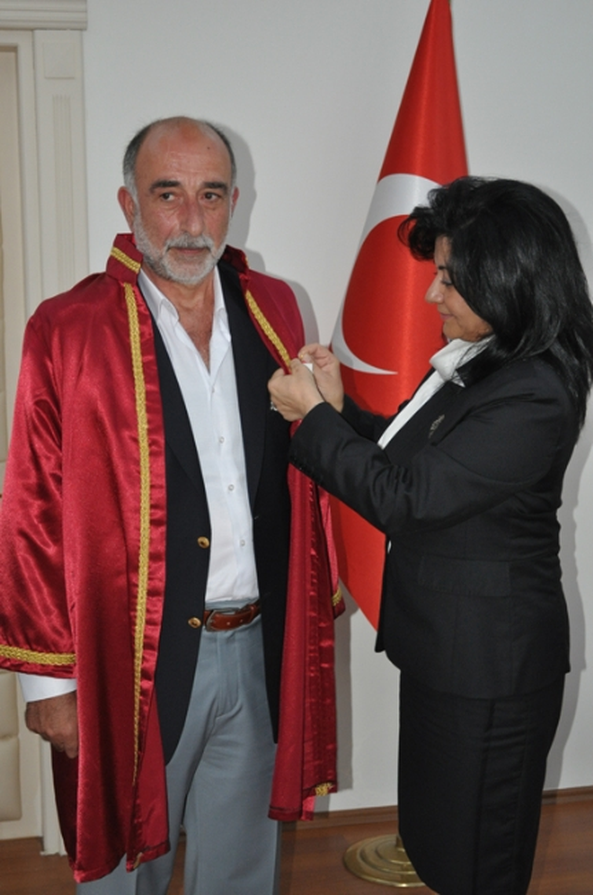 Yalova\'da Yılın Ahisine Vali Civelek\'ten Plaket
