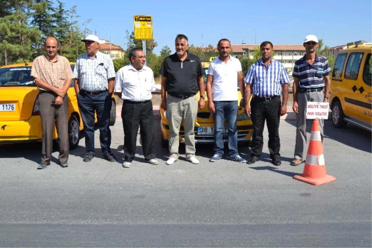 Kayseri\'de, Adliye Taksi Şoförlerinden Durak İsteği