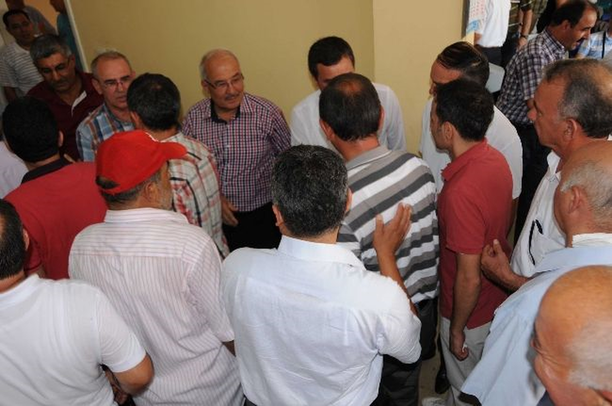 Başkan Kocamaz\'ı Gören Yüzler Gülüyor