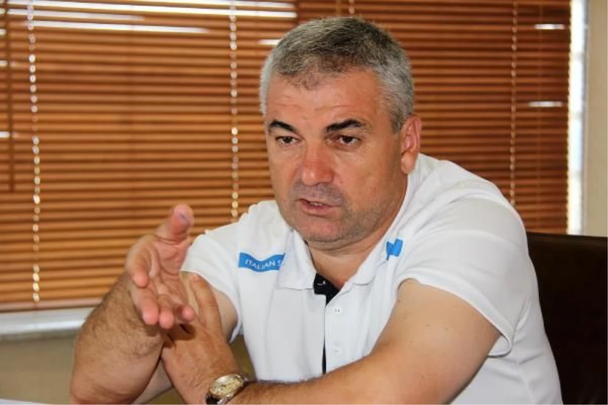 Çaykur Rizespor Teknik Direktörü Çalımbay, Valilik ve Belediyeyi Ziyaret Etti