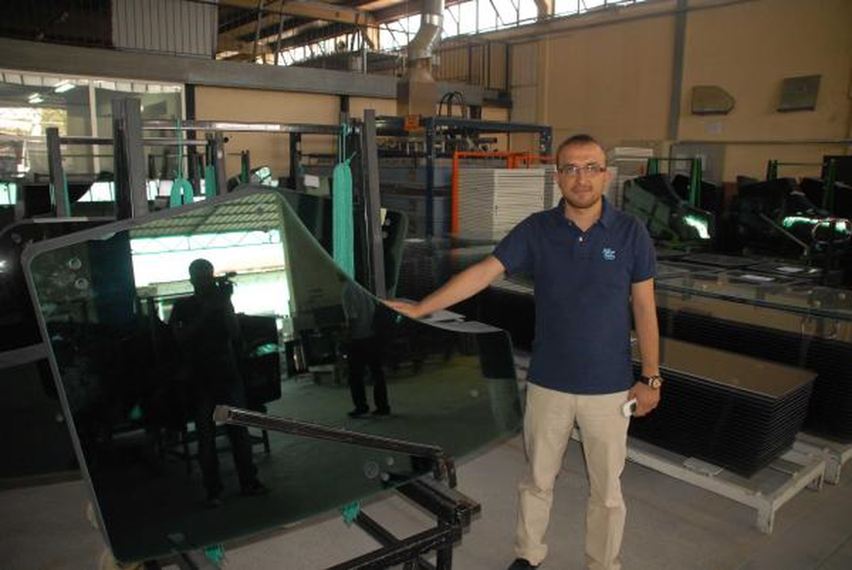 Denizli Dünyaya Kurşun Geçirmez Cam İhraç Ediyor