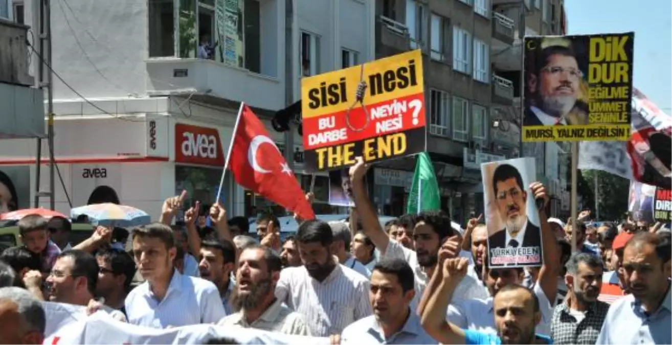 Gaziantep\'te 2 Bin Kişi Mısır\'daki Olayları Protesto Etti