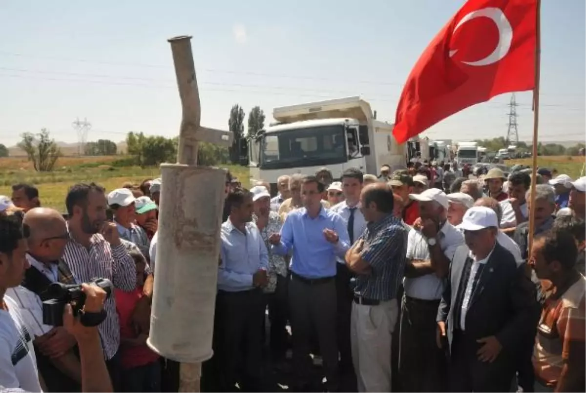 Köylülerden \'Bozuk Yol\' Eylemi