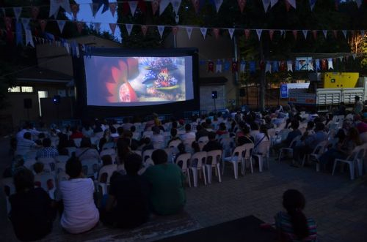 Kumru\'da, "Açık Hava Sinema Günleri" Başlıyor