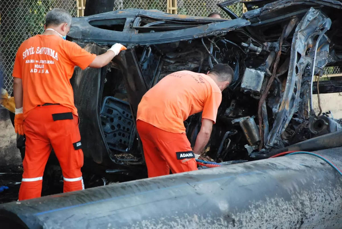 Lpg\'li Araç Kanalizasyon Borusuna Çarptı