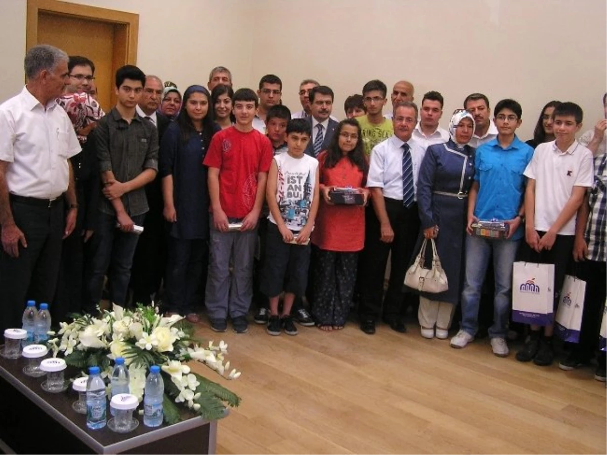 Malatya\'da Başarılı Öğrencilere Ödül Verildi
