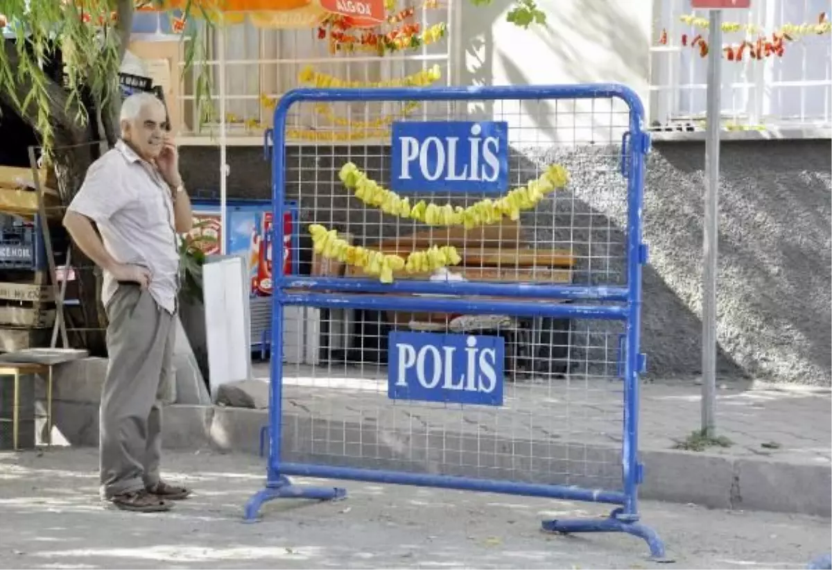 Polis Barikatında "Kurutmalık Biber"