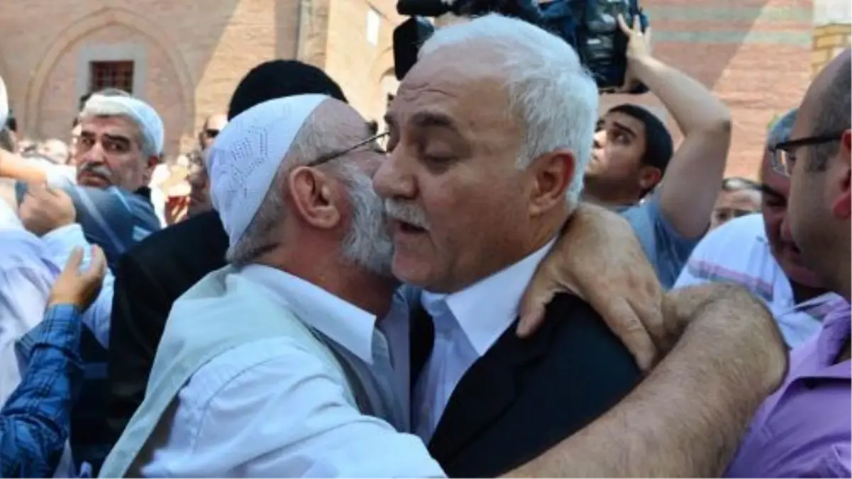 Prof. Dr. Nihat Hatipoğlu\'nun Annesi Vefat Etti