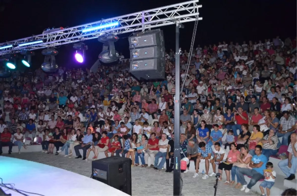 Taksim Trio Sökelileri Büyüledi