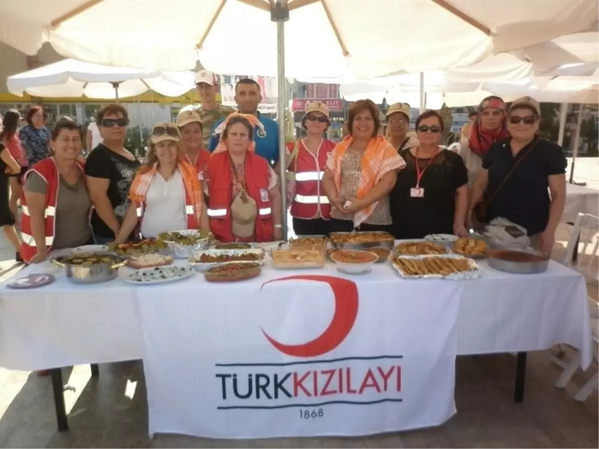 Urla Şenliklerinde Yöresel Yemek Yarışmasında Birincilik Ödülünü Kızılay Aldı