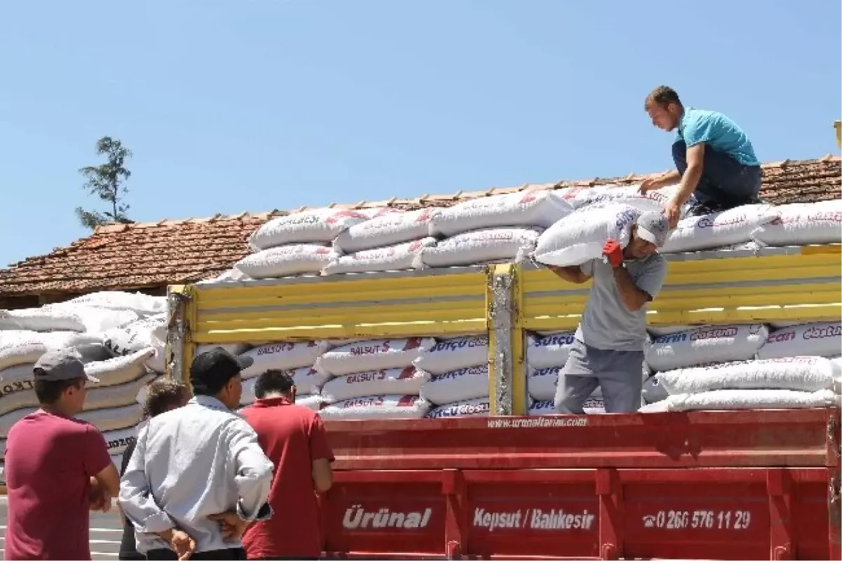 Yem Üreticisinden Yangın Bölgesindeki Köylülere Örnek Destek