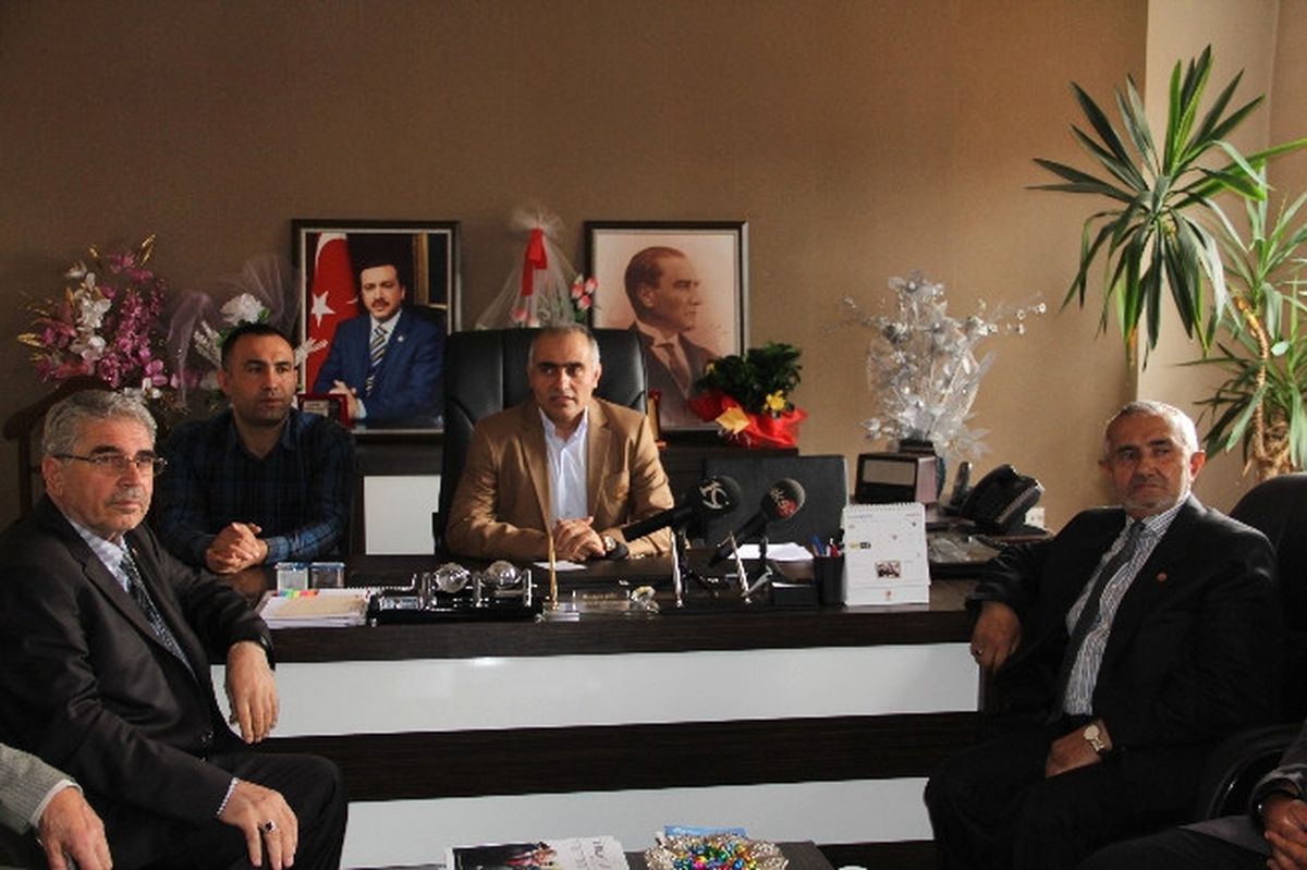 AK Parti Çorum Merkez İlçe Başkanı Mustafa Köse;